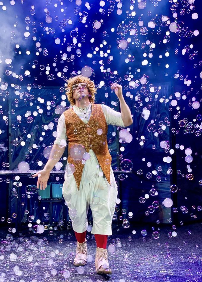 Шоу мыльных пузырей «Clinc»