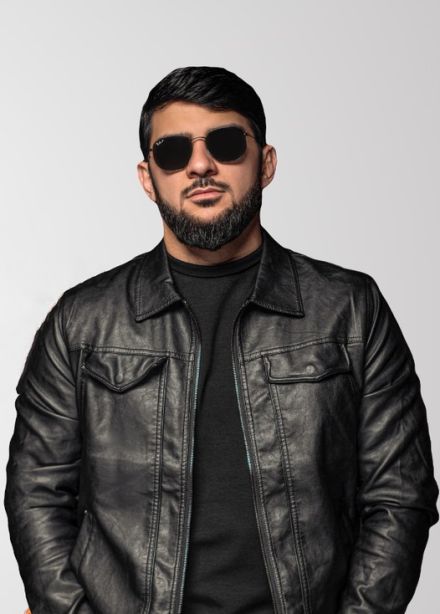 Ислам Итляшев